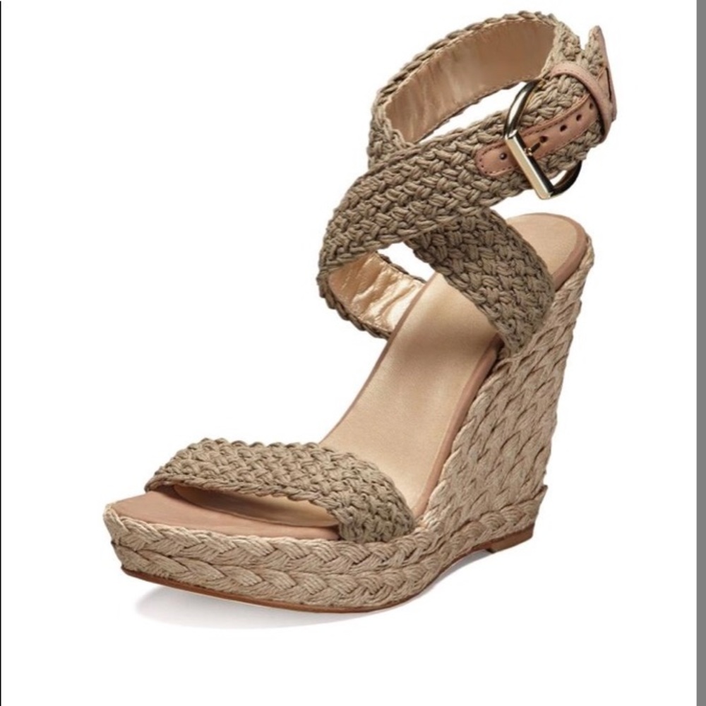 Gorgeous Stuart Weitzman wedge!